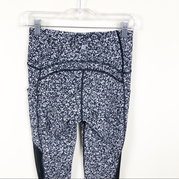 Lululemon Sole Training 7/8 Tight Daisy Alpine - Picture 5 of 8